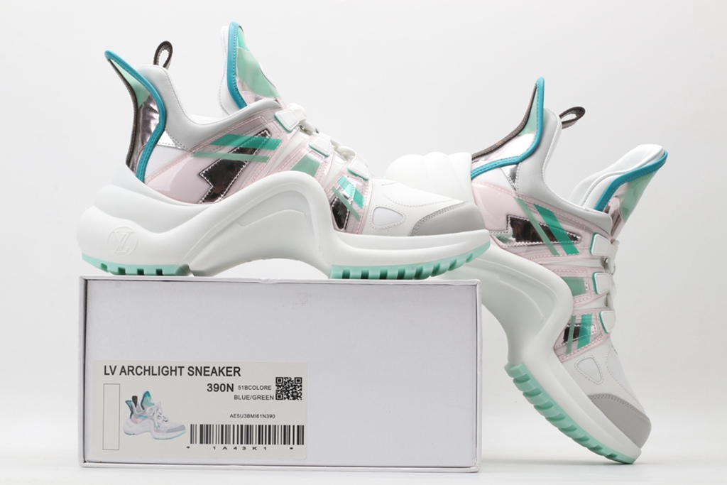 L*V SNEAKER